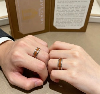 Bvlgari B.zero1 Brown Ceramic Spiral Ring – Elegant Luxury Jewelry